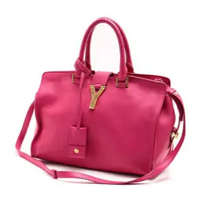 This brand has a very classic and unique french style. Its designs are very feminine, especially the shoulder bags. It is known for the Sac du Jour and Envelope models.